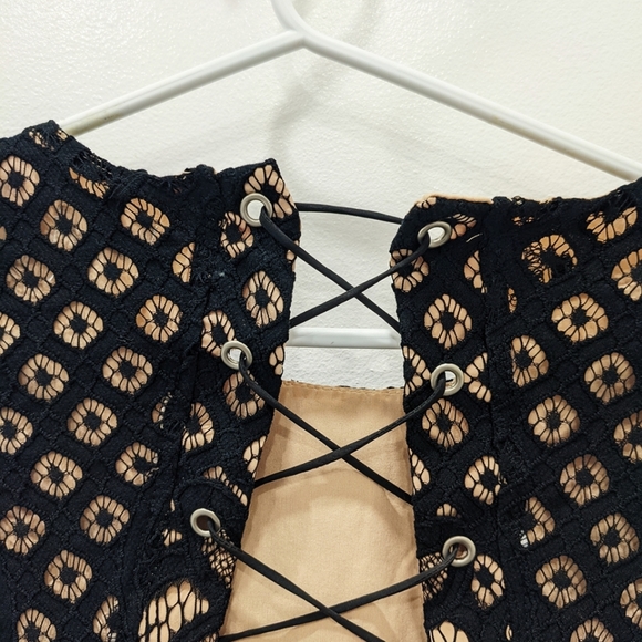 FOREVER LACE CROP TOP IN BLACK - S - Picture 7 of 7